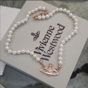 Vivienne Westwood rose gold Pearl chocker